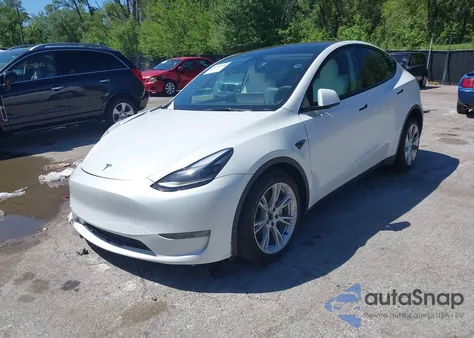 2023 Tesla Model Y Awd/Long Range Dual Motor All-Wheel Drive from USA, damaged, VIN 7SAYGAEE2PF642162